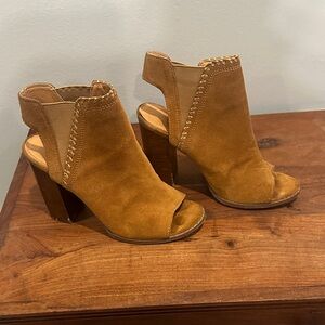 Urban Outfitters Brown Suede Heeled Boots Size 7